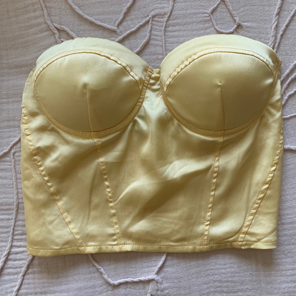 Super cute yellow bustier!